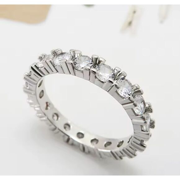 Elegant Sterling Silver Eternity Ring with Cubic Zirconia Wedding Band‎ Size 7 - Picture 4 of 8